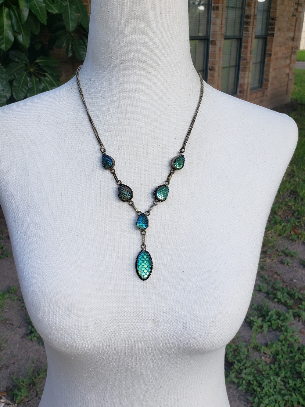 Vintage Dragon Egg drop Necklace in Iridescent Teal-Green